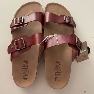 Size 11 Madlove Keava sandals